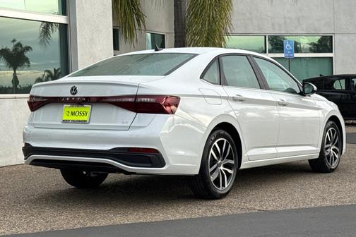 2025 Volkswagen Jetta 1.5T SE