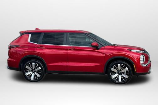 Diamond Red 2026 Mitsubishi Outlander SE