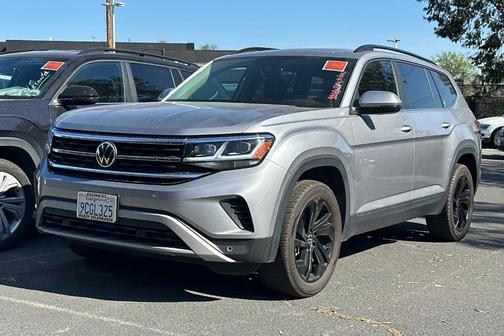 Pyrite Silver Metallic 2022 Volkswagen Atlas 2.0T SE w/Technology