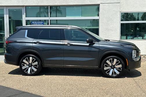 2025 Mitsubishi Outlander SEL