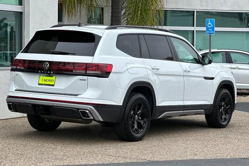 2025 Volkswagen Atlas 2.0T Peak Edition