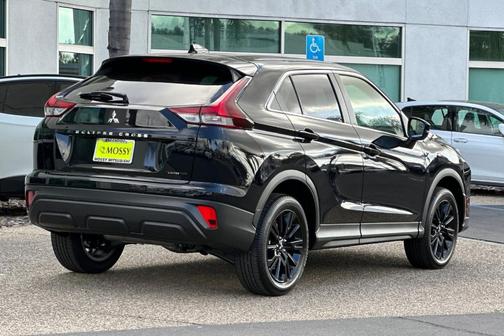 Labrador Black Pearl 2026 Mitsubishi Eclipse Cross LE