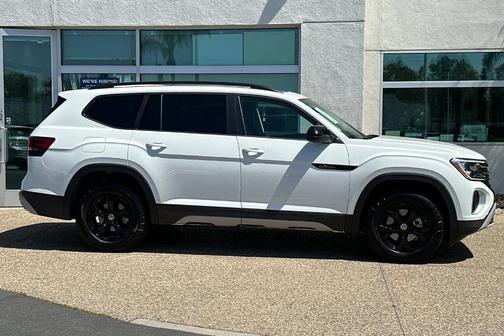 2025 Volkswagen Atlas 2.0T Peak Edition