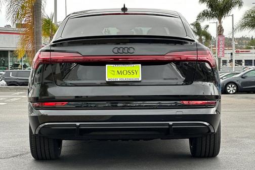 2023 Audi e-tron S line Premium