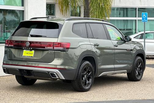 2025 Volkswagen Atlas 2.0T Peak Edition