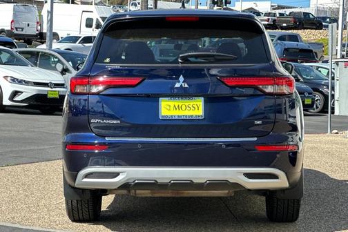 2024 Mitsubishi Outlander SE
