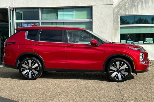 2025 Mitsubishi Outlander SE