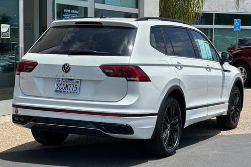 2022 Volkswagen Tiguan 2.0T SE R-Line Black