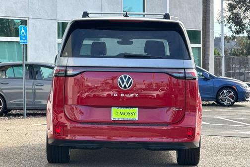 2025 Volkswagen ID. Buzz Pro S Plus