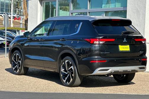 2025 Mitsubishi Outlander PHEV SEL