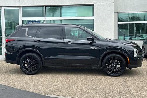 2025 Mitsubishi Outlander PHEV SEL