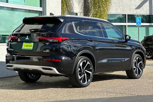 2025 Mitsubishi Outlander PHEV SEL