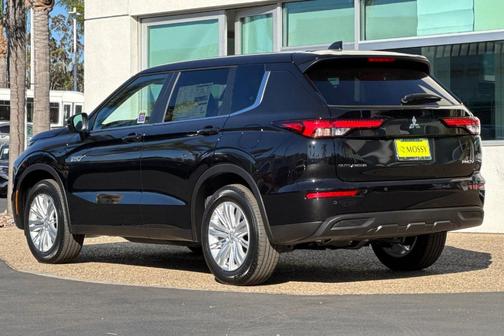 2025 Mitsubishi Outlander PHEV ES