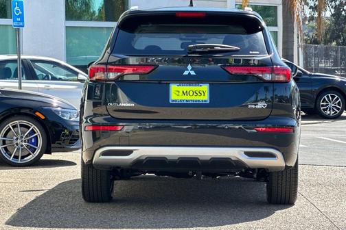 2025 Mitsubishi Outlander PHEV SEL