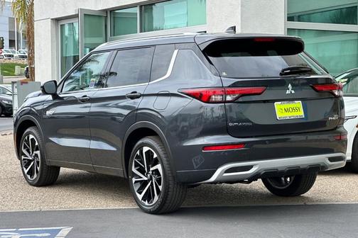 2025 Mitsubishi Outlander PHEV SEL