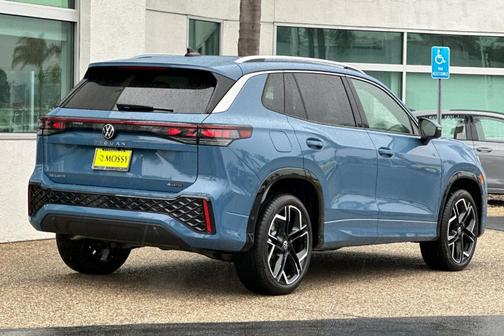 2026 Volkswagen Tiguan 2.0T SEL R-Line