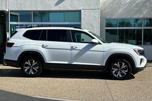 2025 Volkswagen Atlas 2.0T SE