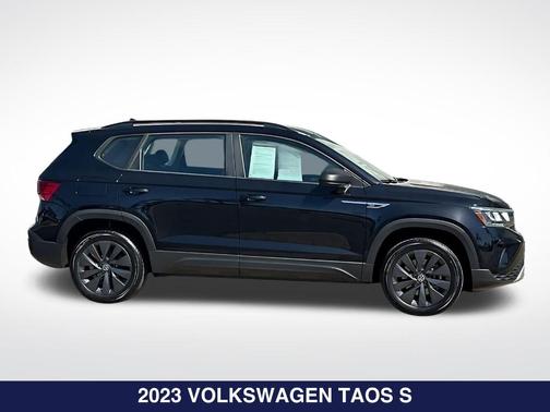 Deep Black Pearl Effect 2023 Volkswagen Taos 1.5T S