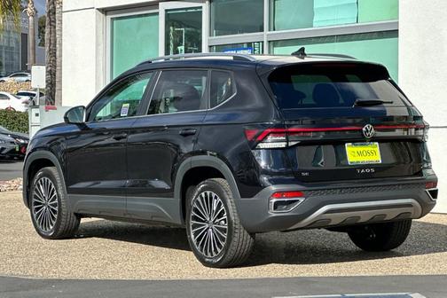 2025 Volkswagen Taos 1.5T SE