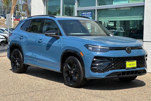2025 Volkswagen Tiguan 2.0T SE R-Line Black