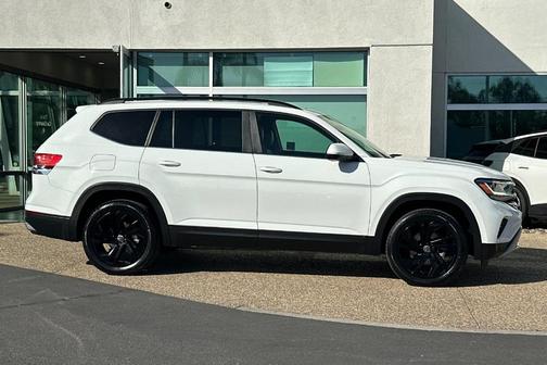 2022 Volkswagen Atlas 3.6L SE w/Technology