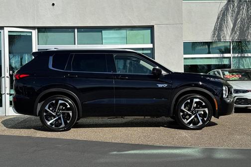 2025 Mitsubishi Outlander PHEV SEL