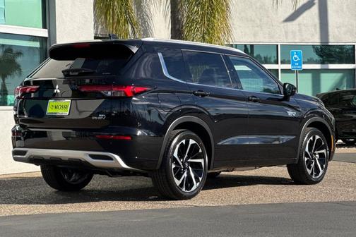 2025 Mitsubishi Outlander PHEV SEL
