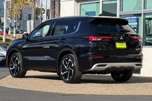 2025 Mitsubishi Outlander PHEV SEL