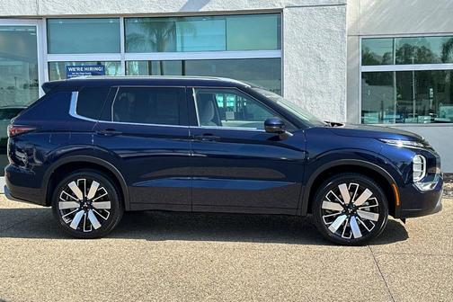 2025 Mitsubishi Outlander SEL