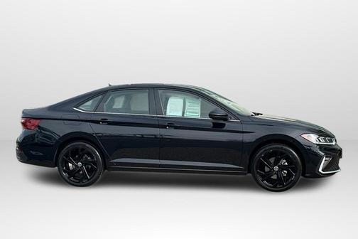 Deep Black Pearl Effect 2025 Volkswagen Jetta 1.5T SE