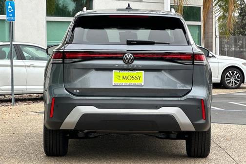 2025 Volkswagen Tiguan 2.0T SE