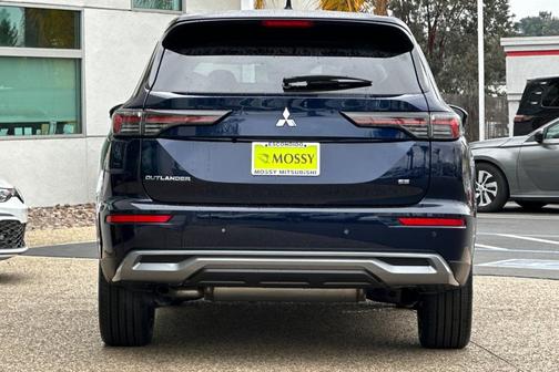 2025 Mitsubishi Outlander SE