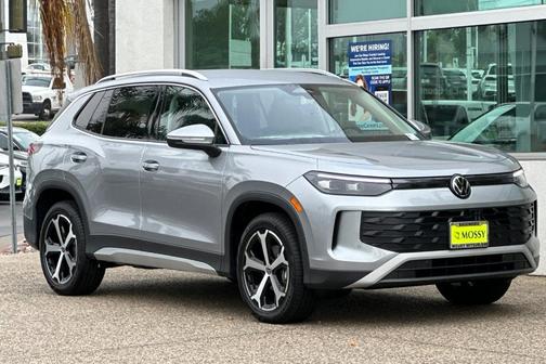 2025 Volkswagen Tiguan 2.0T SE