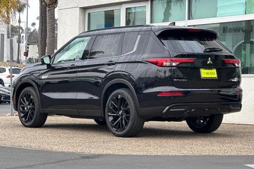2025 Mitsubishi Outlander PHEV SEL