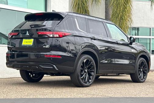 2025 Mitsubishi Outlander PHEV SEL