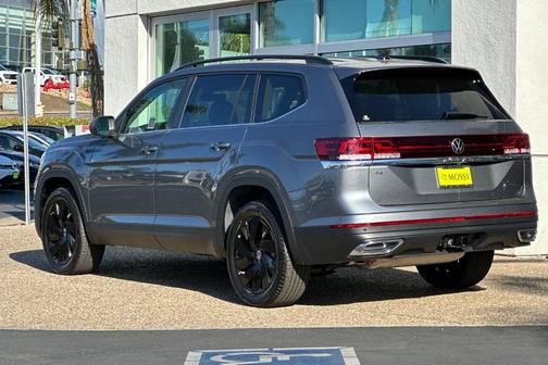 2025 Volkswagen Atlas 2.0T SE w/Technology