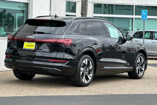 2022 Audi e-tron Premium