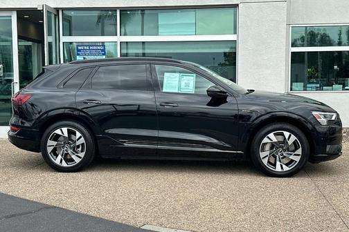 2022 Audi e-tron Premium
