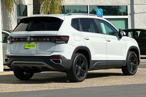 2025 Volkswagen Taos 1.5T SE