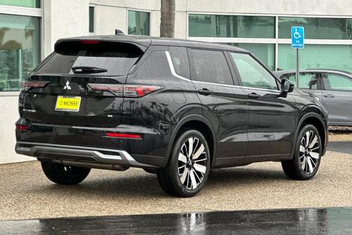 2026 Mitsubishi Outlander SE