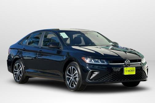 Deep Black Pearl Effect 2026 Volkswagen Jetta 1.5T Sport