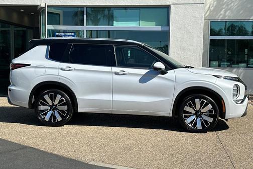 2025 Mitsubishi Outlander SEL