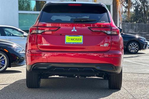 2025 Mitsubishi Outlander PHEV SEL