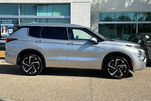 2025 Mitsubishi Outlander PHEV SEL