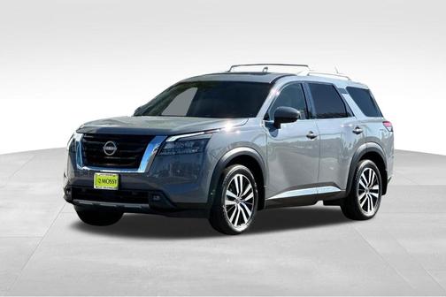 Boulder Gray Metallic 2025 Nissan Pathfinder Platinum