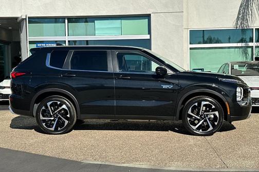 2025 Mitsubishi Outlander PHEV SE