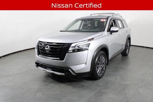 Brilliant Silver Metallic 2024 Nissan Pathfinder SL FWD