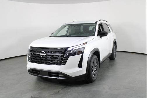 Everest White Pearl Tricoat 2026 Nissan Pathfinder SV