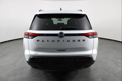 Everest White Pearl Tricoat 2026 Nissan Pathfinder SV