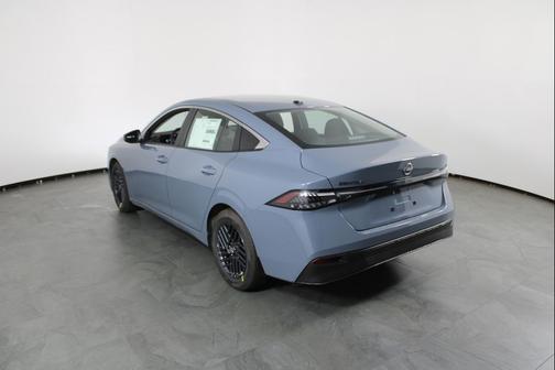 Atlantic Gray Metallic 2027 Nissan Sentra SR